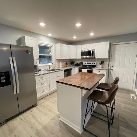 Remodeled Cottage With Sunroom Manchester Zewnętrze zdjęcie